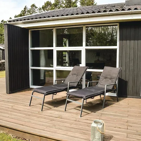 Three-bedroom Holiday In Saby Сasa de vacaciones