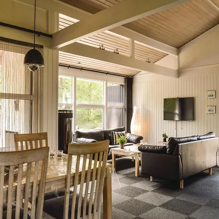 Three-bedroom Holiday In Saby Сasa de vacaciones
