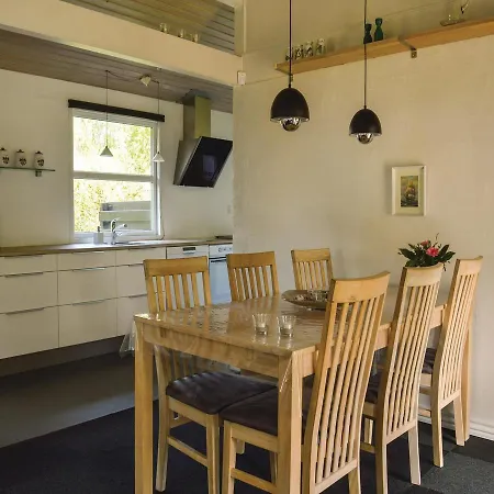 Three-bedroom Holiday In Saby Сasa de vacaciones