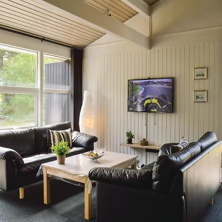 Three-bedroom Holiday In Saby Сasa de vacaciones