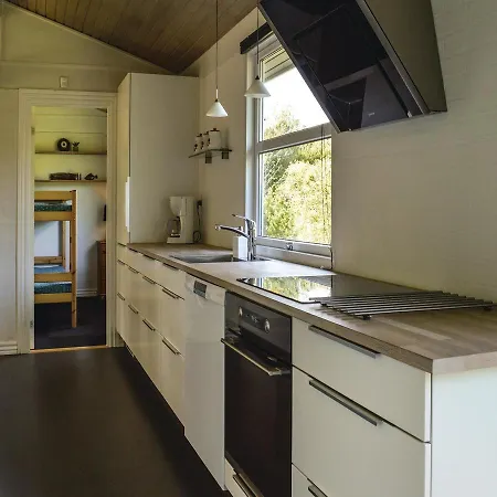 Three-bedroom Holiday In Saby