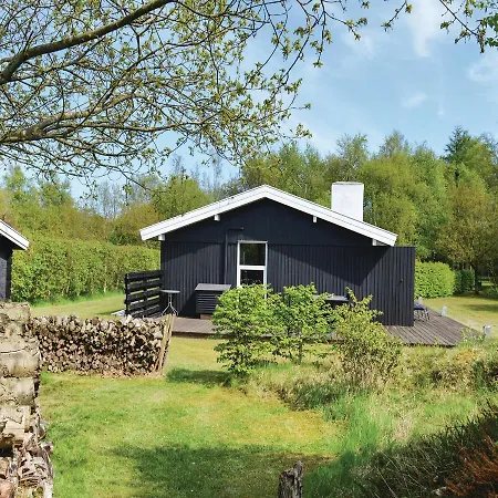 Three-bedroom Holiday In Saby